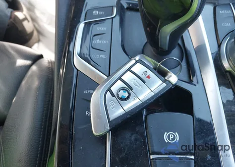 2018 BMW 530E Iperformance z USA, uszkodzony, nr VIN WBAJA9C59JB034308